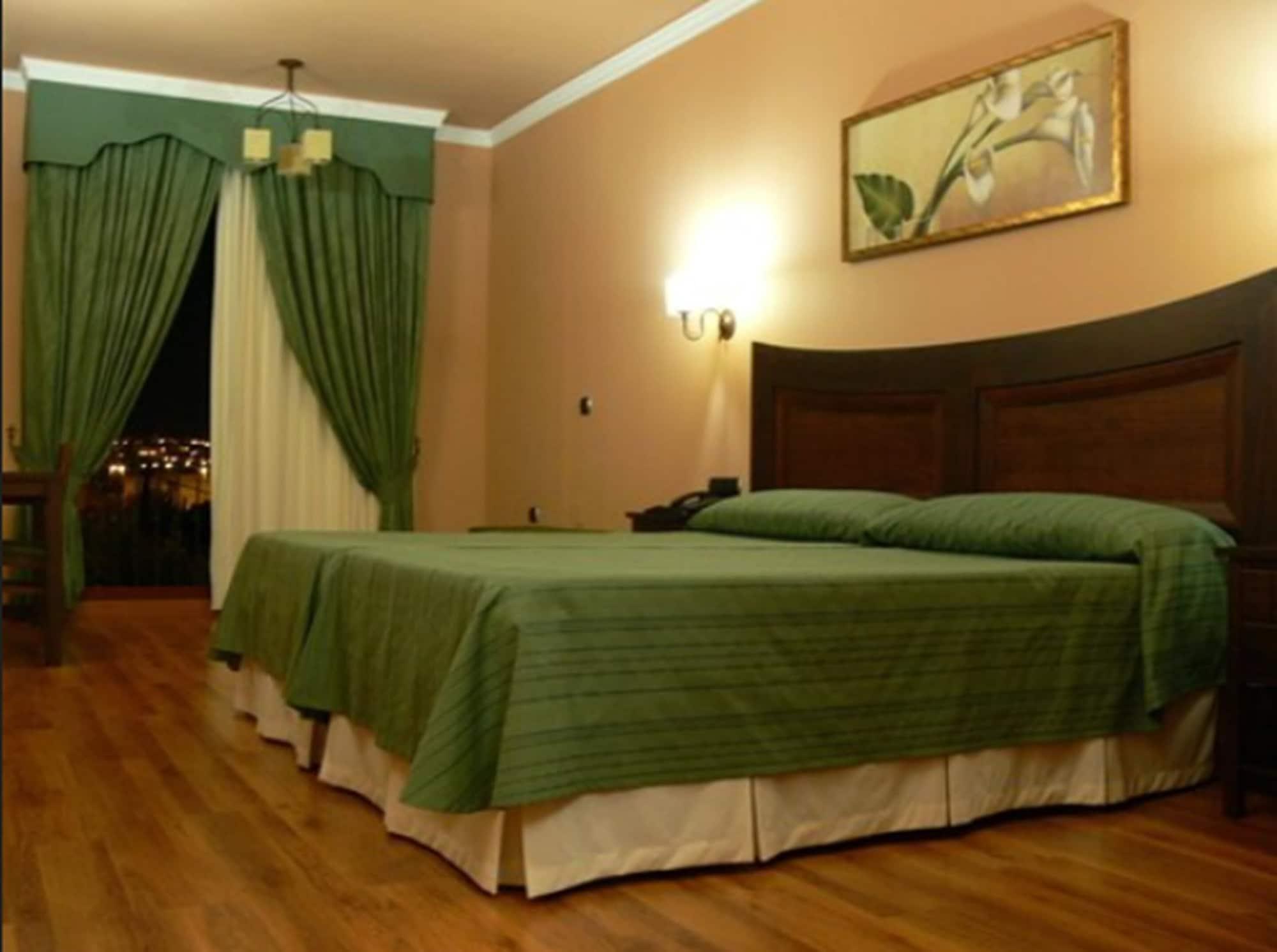 Dolmenes Hotel