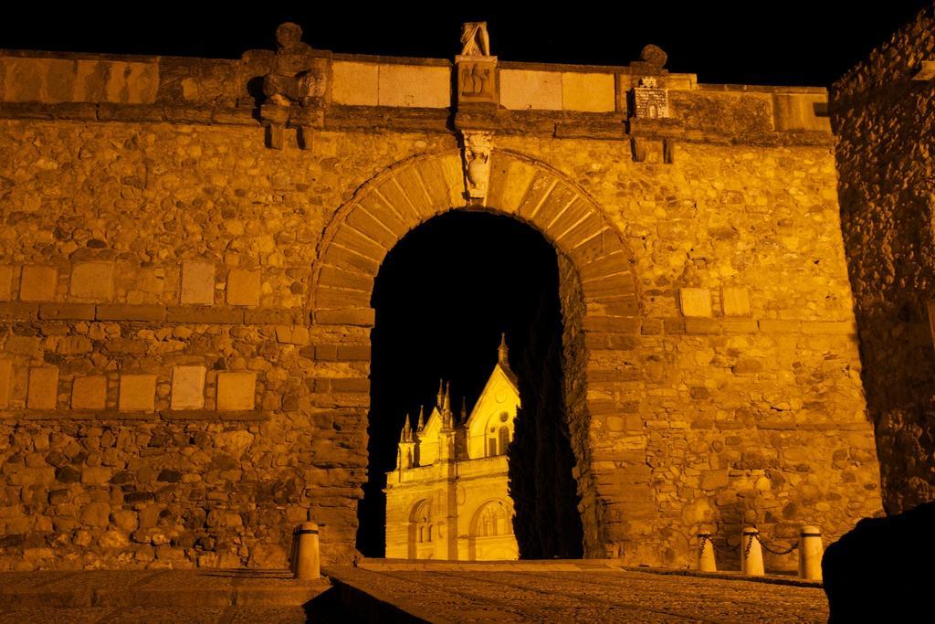 Dolmenes Hotel Antequera